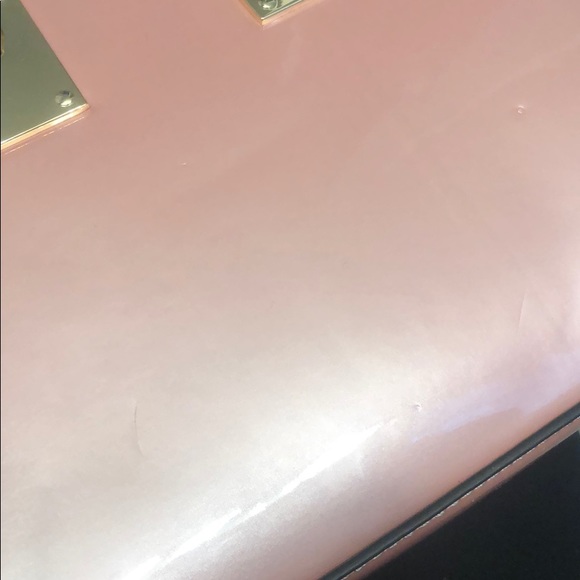 Baby Pink Crossbody Adjustable Handbag - Picture 8 of 8